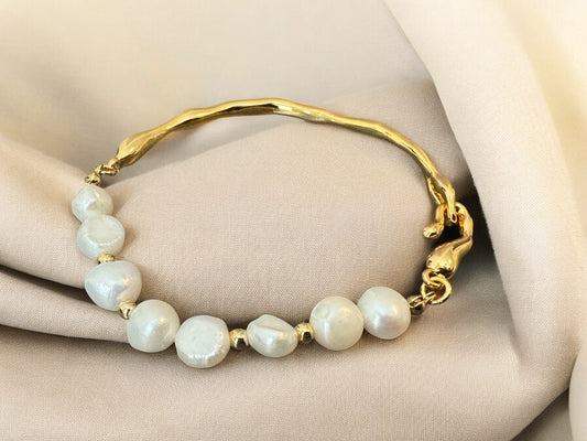 Aurous Pearl Bracelet
